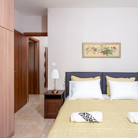 Eleni'S Modern Apartment โวโลส ภายนอก รูปภาพ